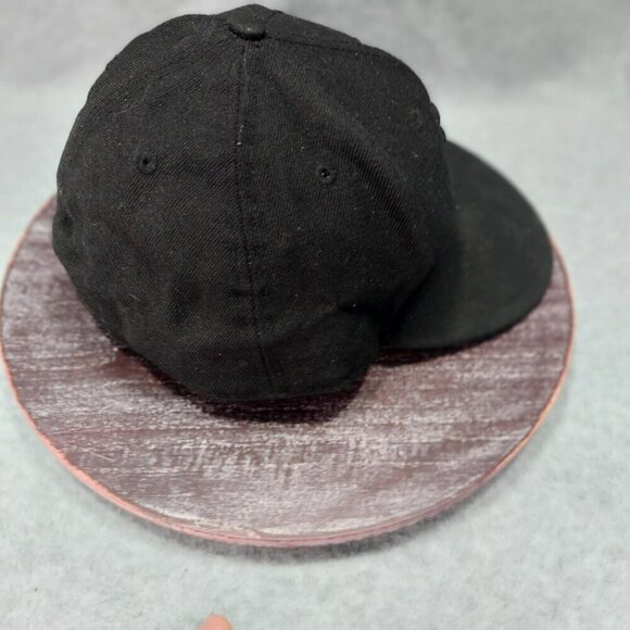 New Era NY Yankees Men's Fitted Cap - All Black (59FIFTY) Size 8 Embroidered - Picture 3 of 16